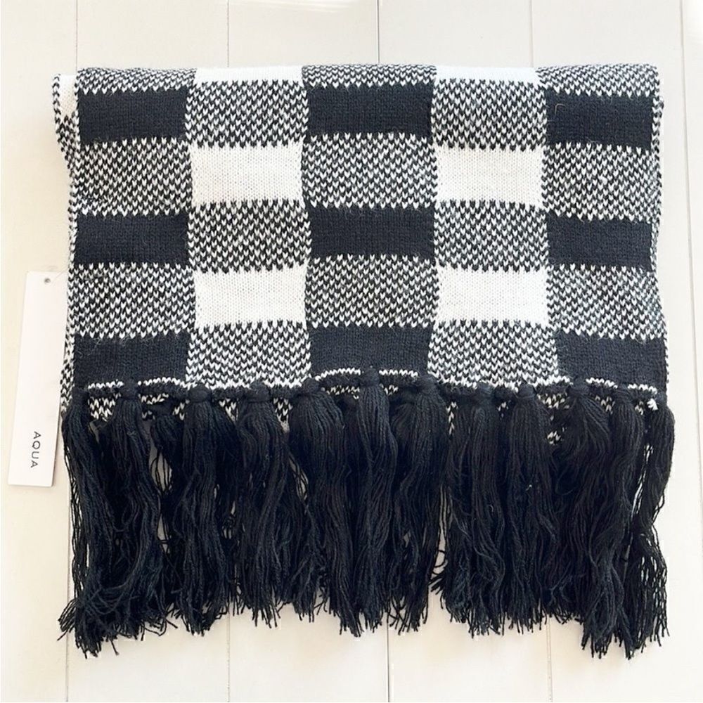 NWT Bloomingdales Exclusive Aqua Checkered Scarf Shawl